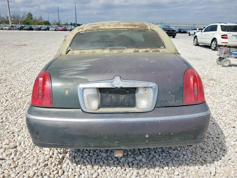 2000 Lincoln Town car Executive