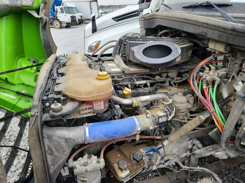 2020 Freightliner Cascadia 126