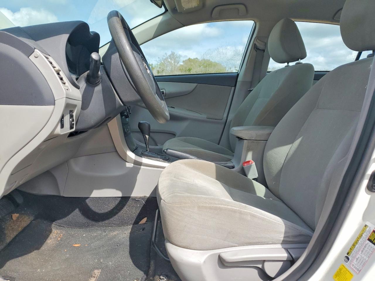 2013 Toyota Corolla l