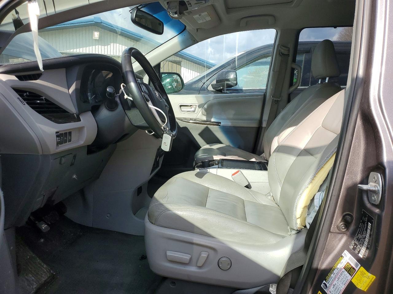2015 Toyota Sienna xle Premium 7-passenger