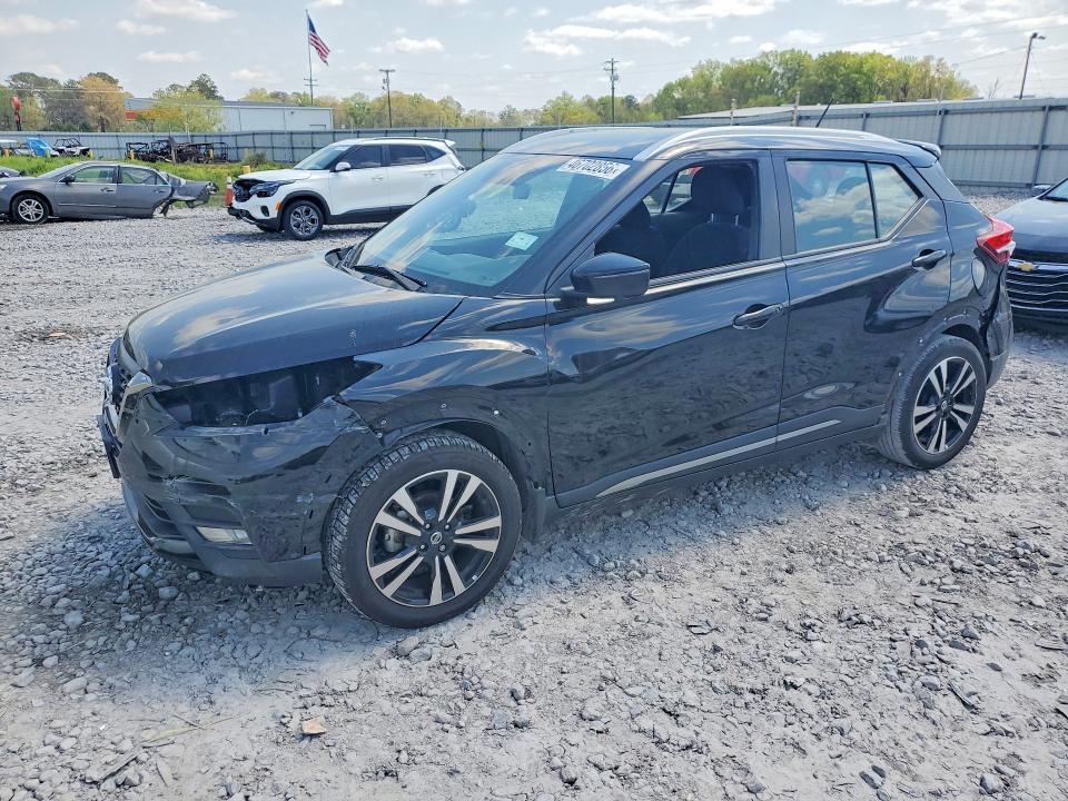 2020 Nissan Kicks sr