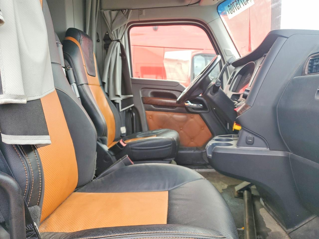 2023 Kenworth Construction T680