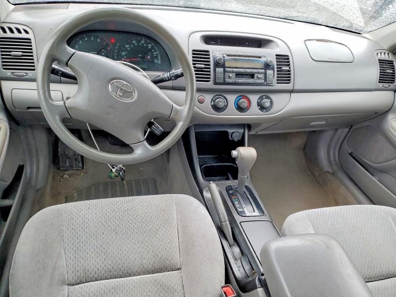 2003 Toyota Camry le