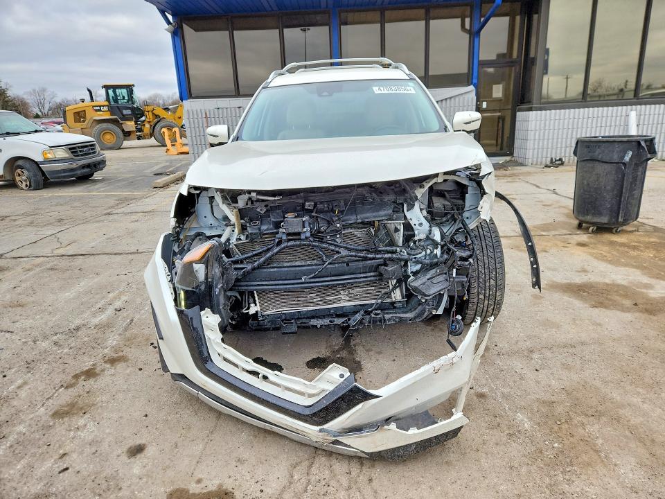 2020 Nissan Rogue sv