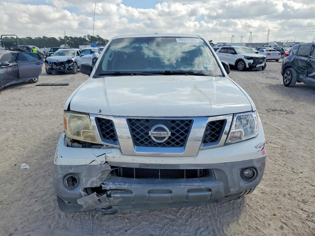 2016 Nissan Frontier SV