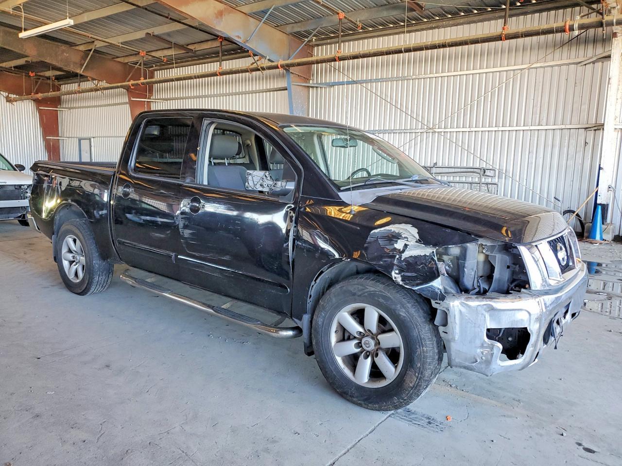 2011 Nissan Titan SV