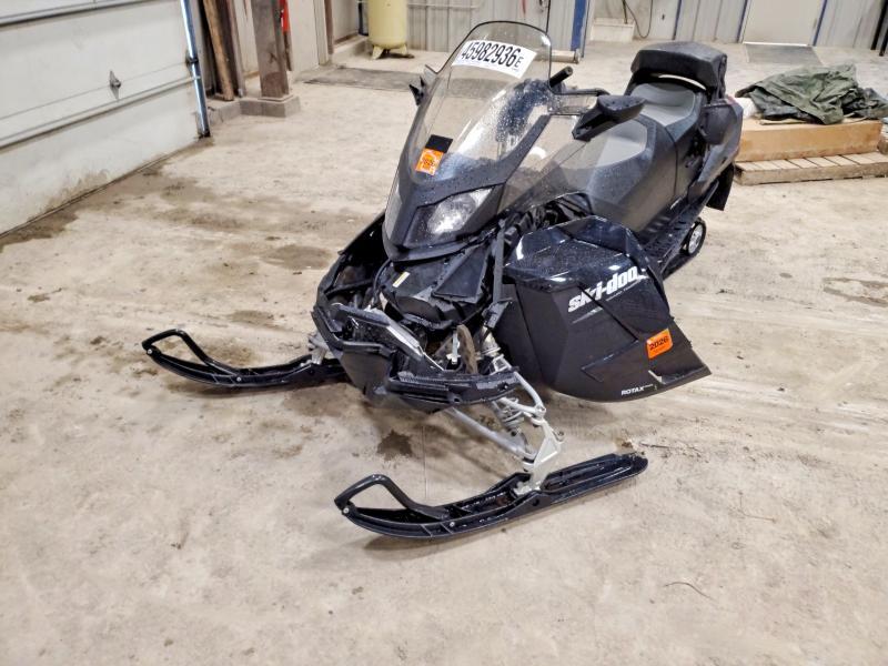 2015 Skidoo 2015 SKI-Grand Touring LE 4-T