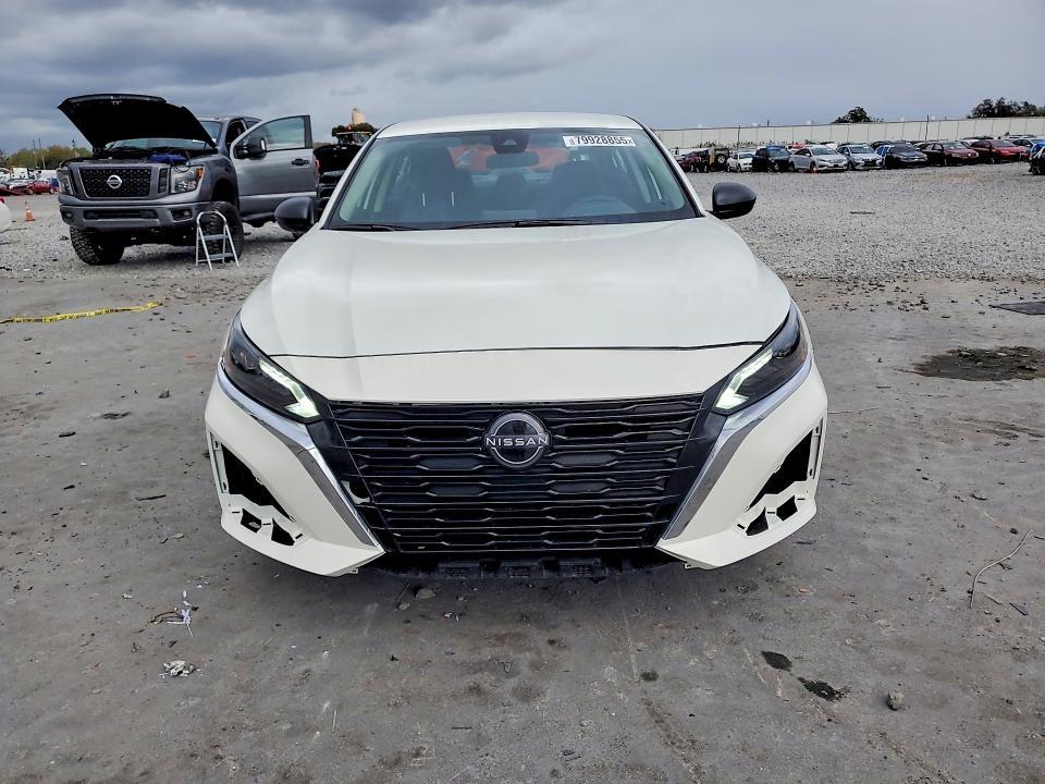 2025 Nissan Altima 2.5 sv