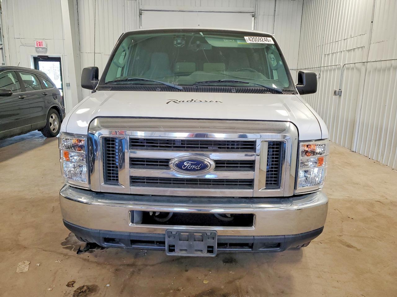 2013 Ford Econoline E350 Super Duty Wagon