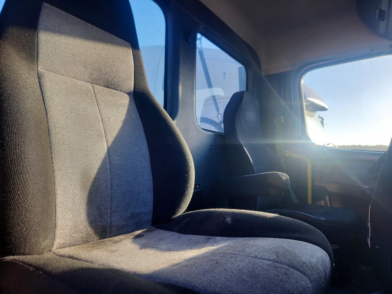 2018 Freigliner 2018 Freightliner Cascadia 126 Semi Truck