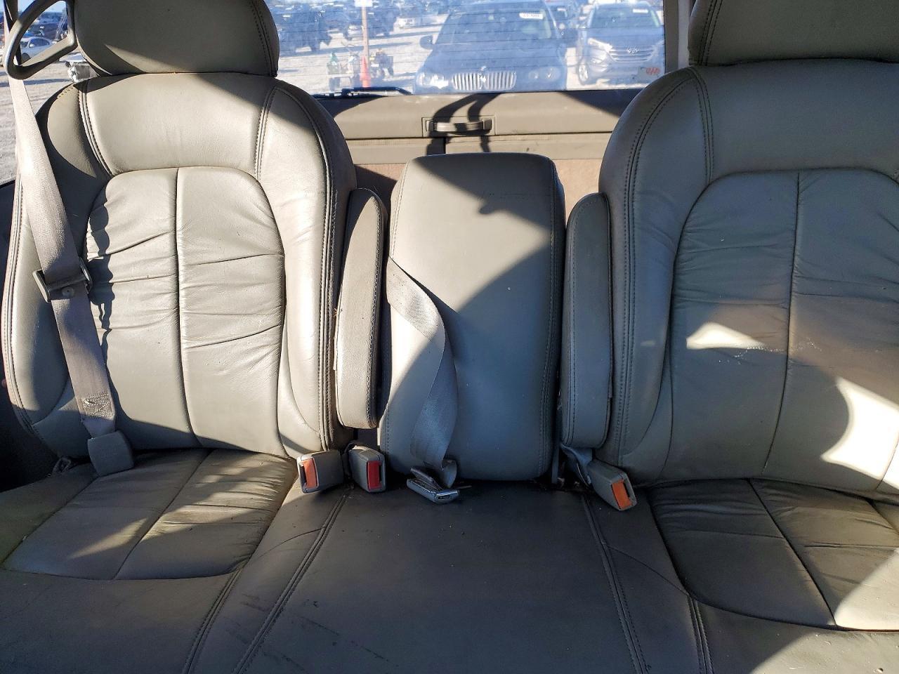 2002 GMC Safari XT
