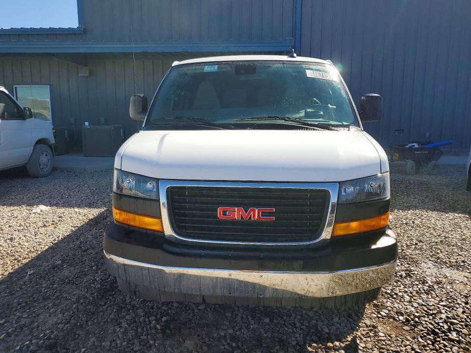 2025 GMC Savana G3500 LT