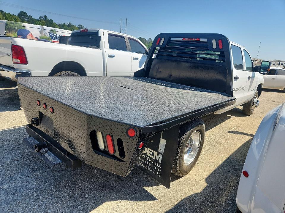 2016 Chevrolet Silverado Flatbed Truck