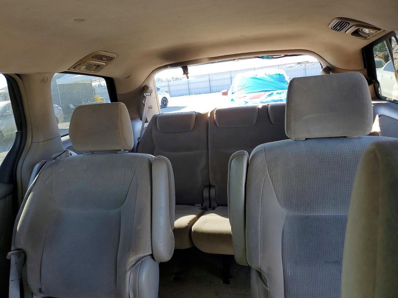 2004 Toyota Sienna