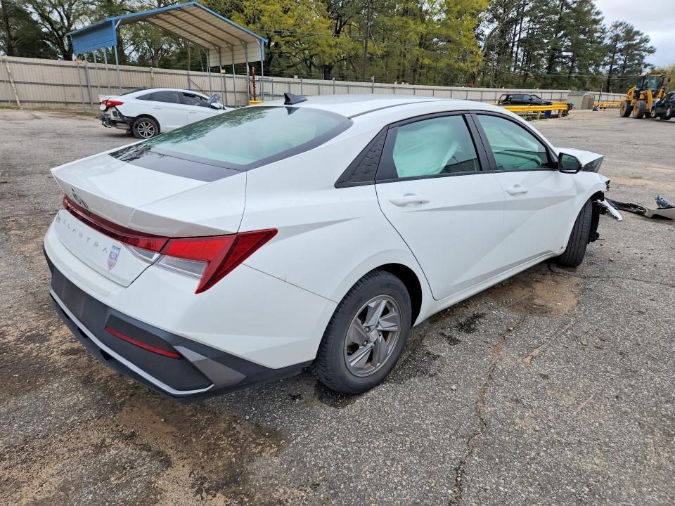 2024 Hyundai Elantra se