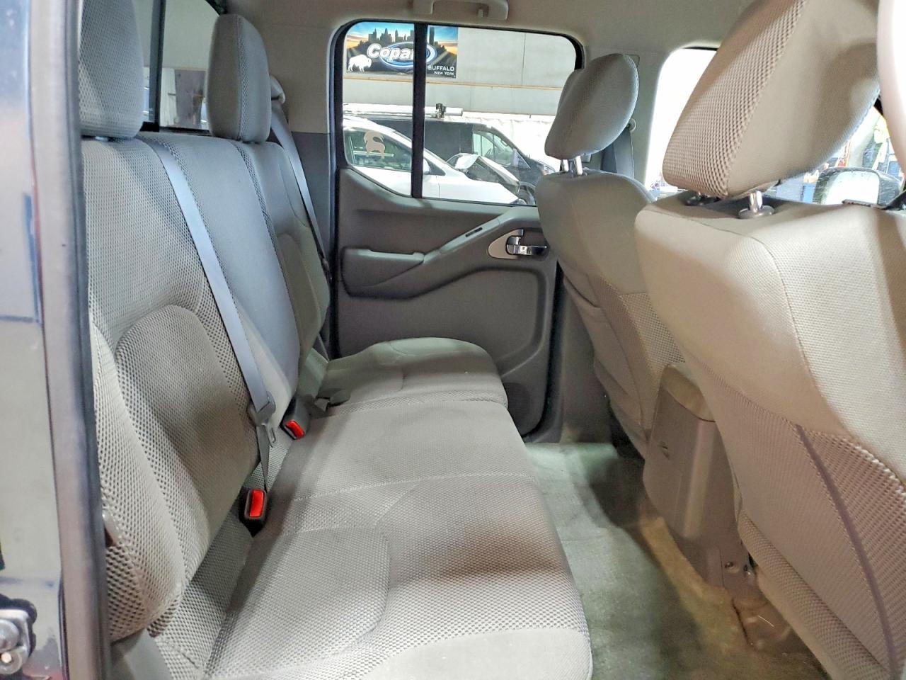 2016 Nissan Frontier Crew Cab SE