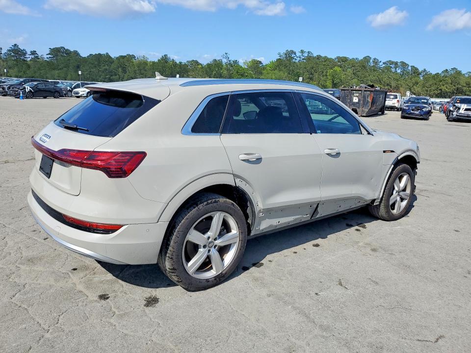 2019 Audi E-tron Premium Plus