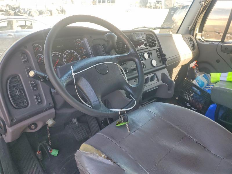 2019 Freigliner 2019 Freightliner Business Class M2 Refrigerated b