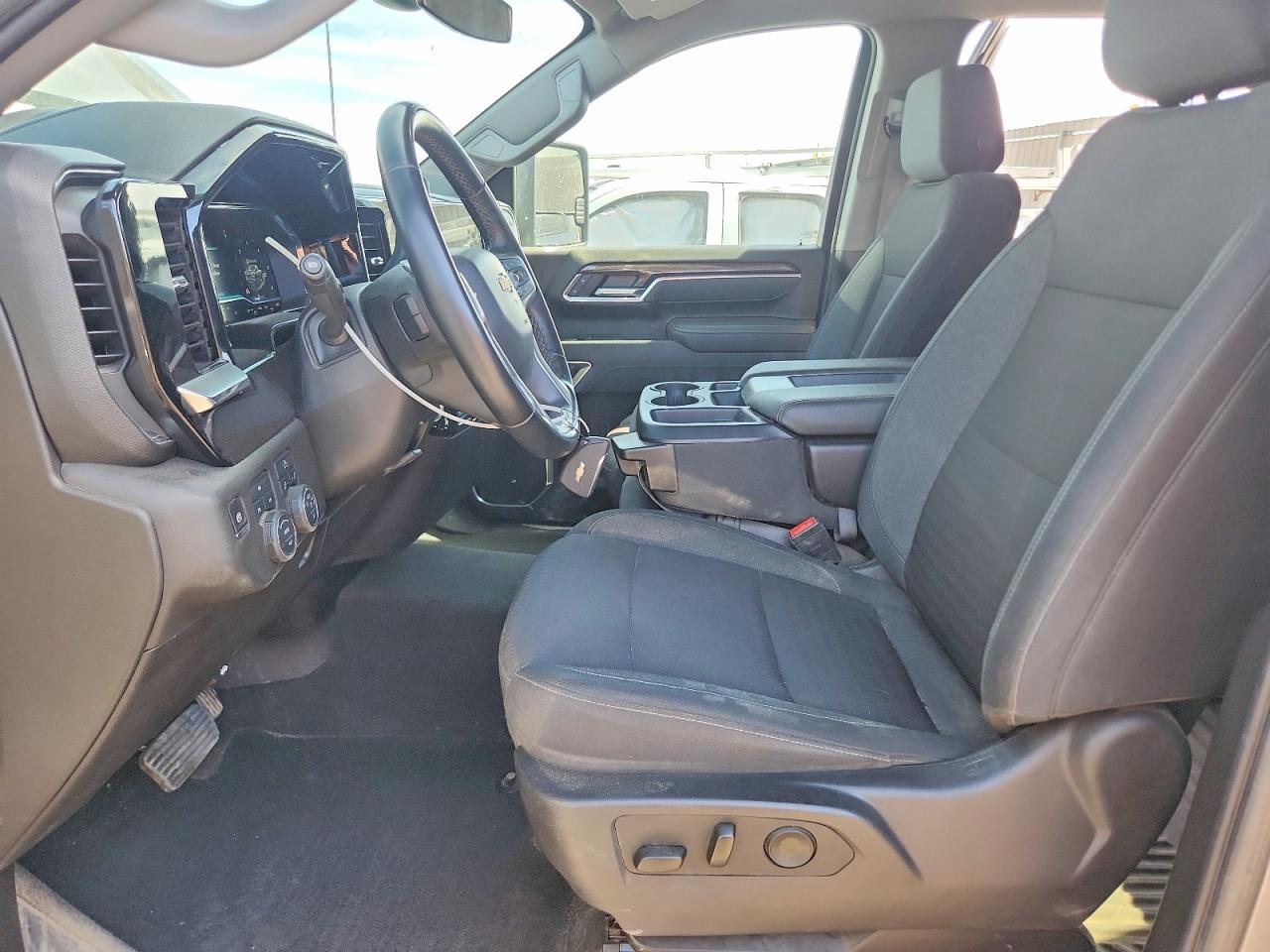 2025 Chevrolet Silverado K3500 LT