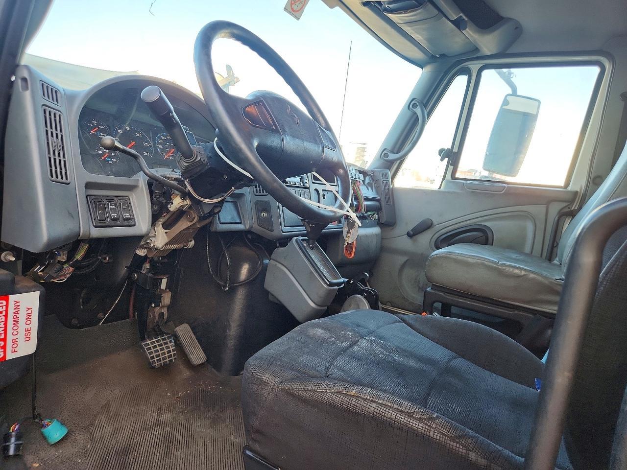 2003 International MA025 BOX Truck