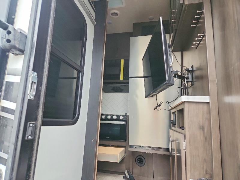2022 Grand Desi Gn Momentum Camper