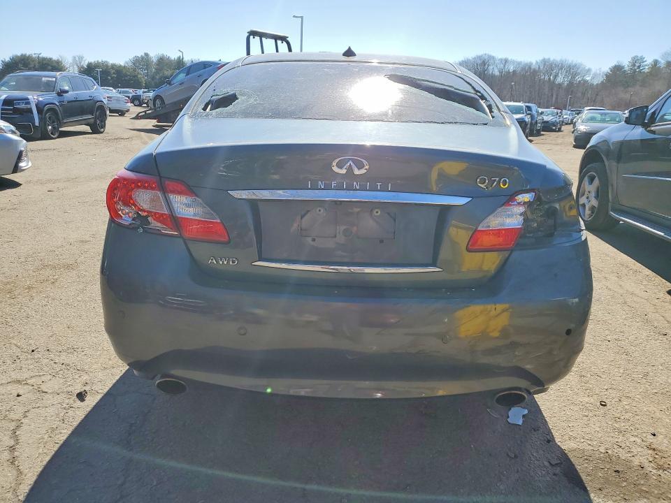 2014 Infiniti Q70 3.7