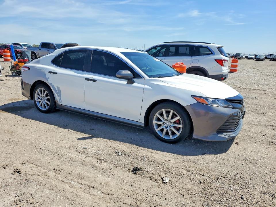 2018 Toyota Camry le