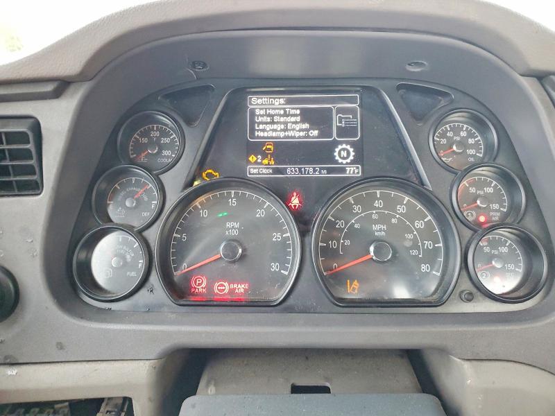 2016 Peterbilt 579 Semi Truck