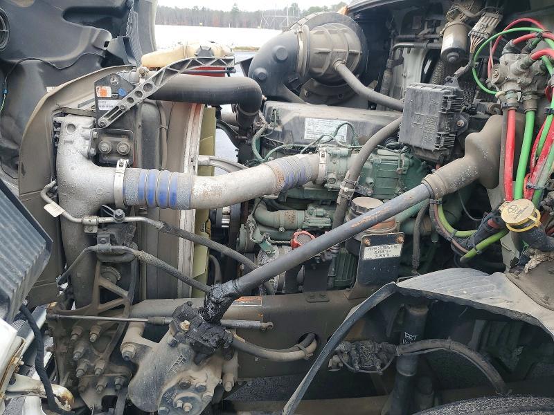 2019 Volvo VNR-Semi Truck