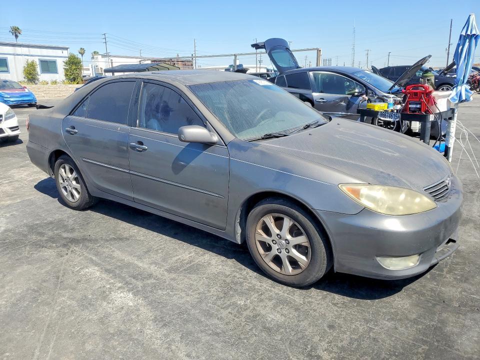 2005 Toyota Camry xle V6