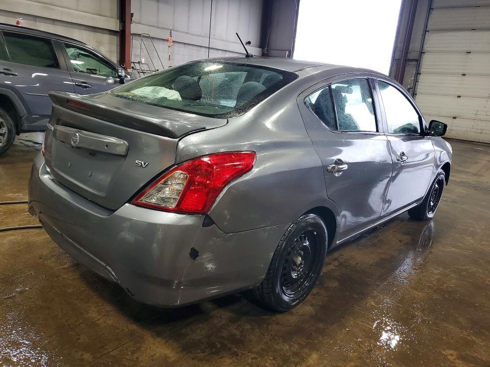 2019 Nissan Versa sv