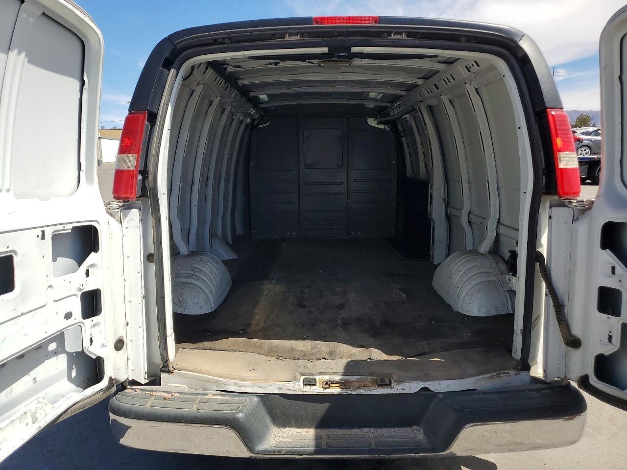 2012 Chev Rolet Express 3500 Cargo Delivery Van