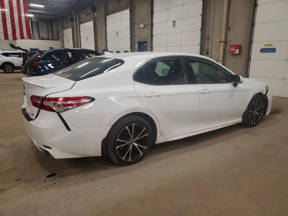 2020 Toyota Camry se
