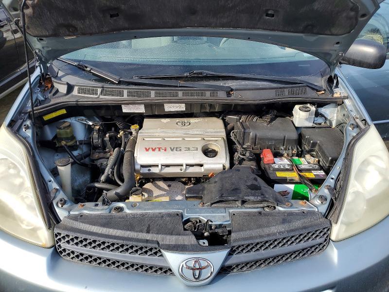 2004 Toyota Sienna le 7 Passenger
