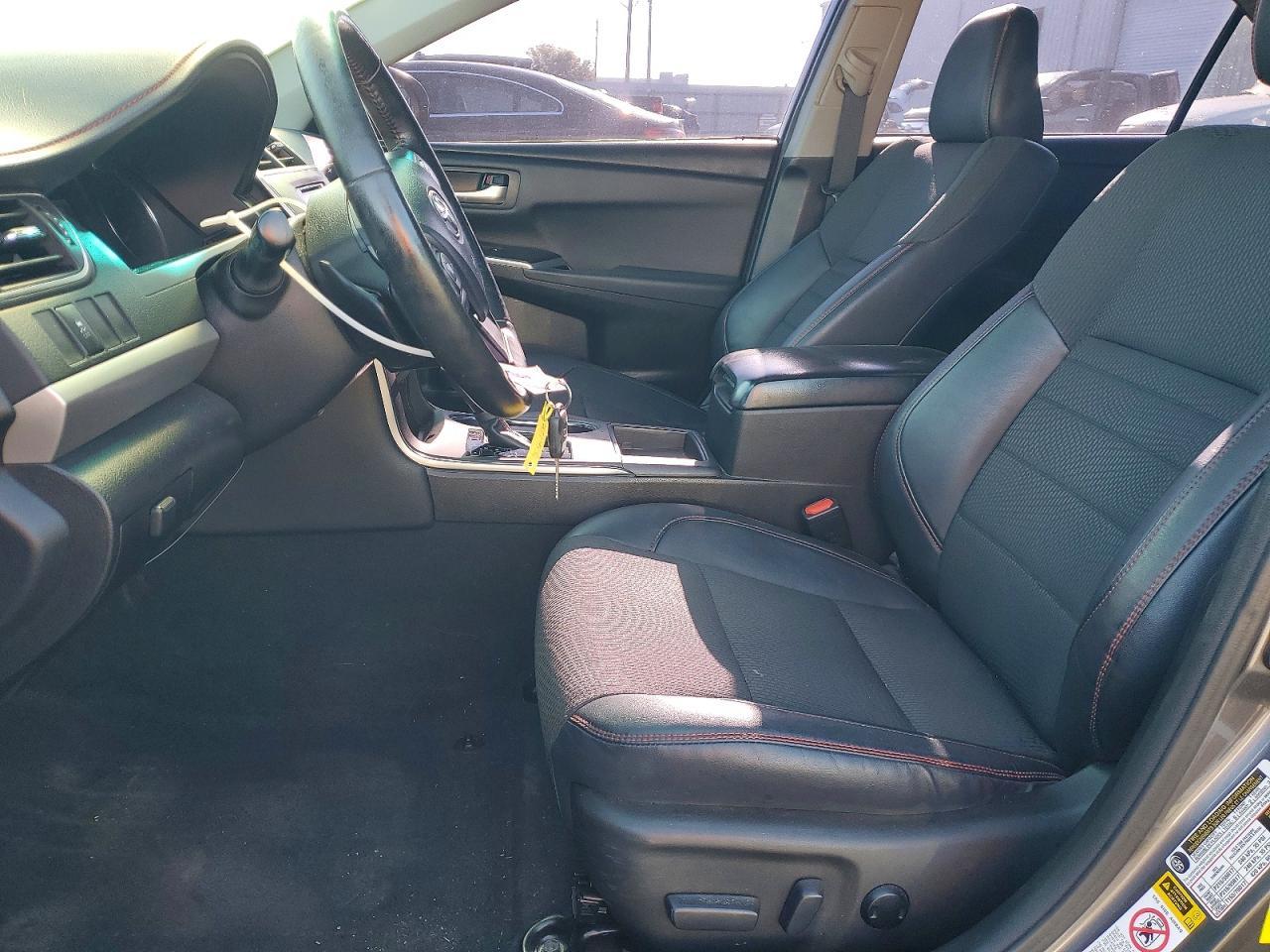2016 Toyota Camry se