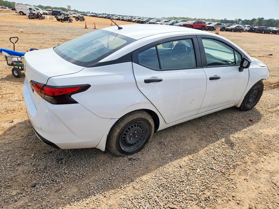 2022 Nissan Versa s