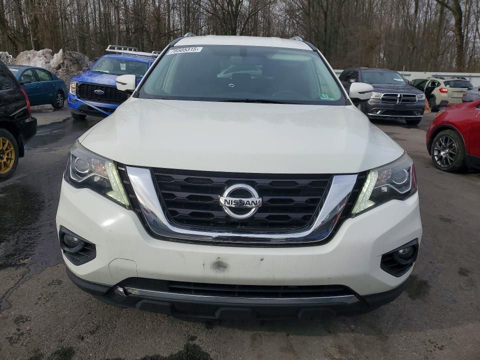2018 Nissan Pathfinder sv