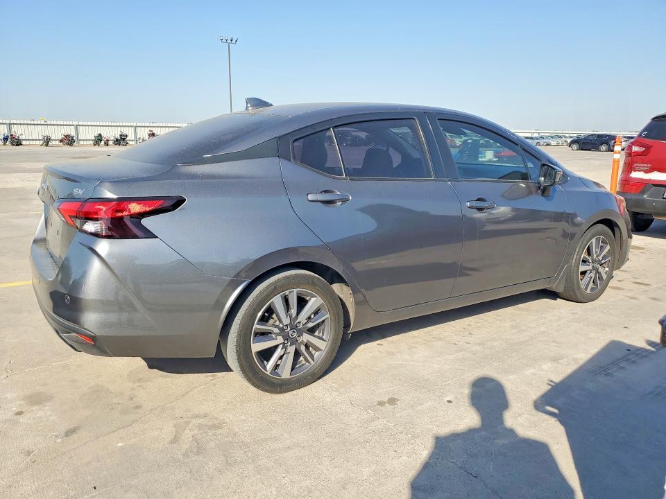 2020 Nissan Versa sv
