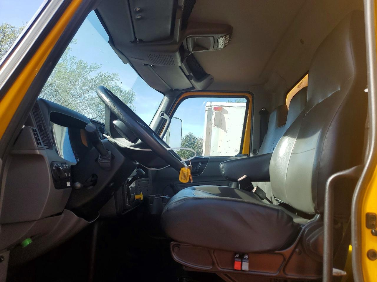 2020 International MV607 BOX Truck