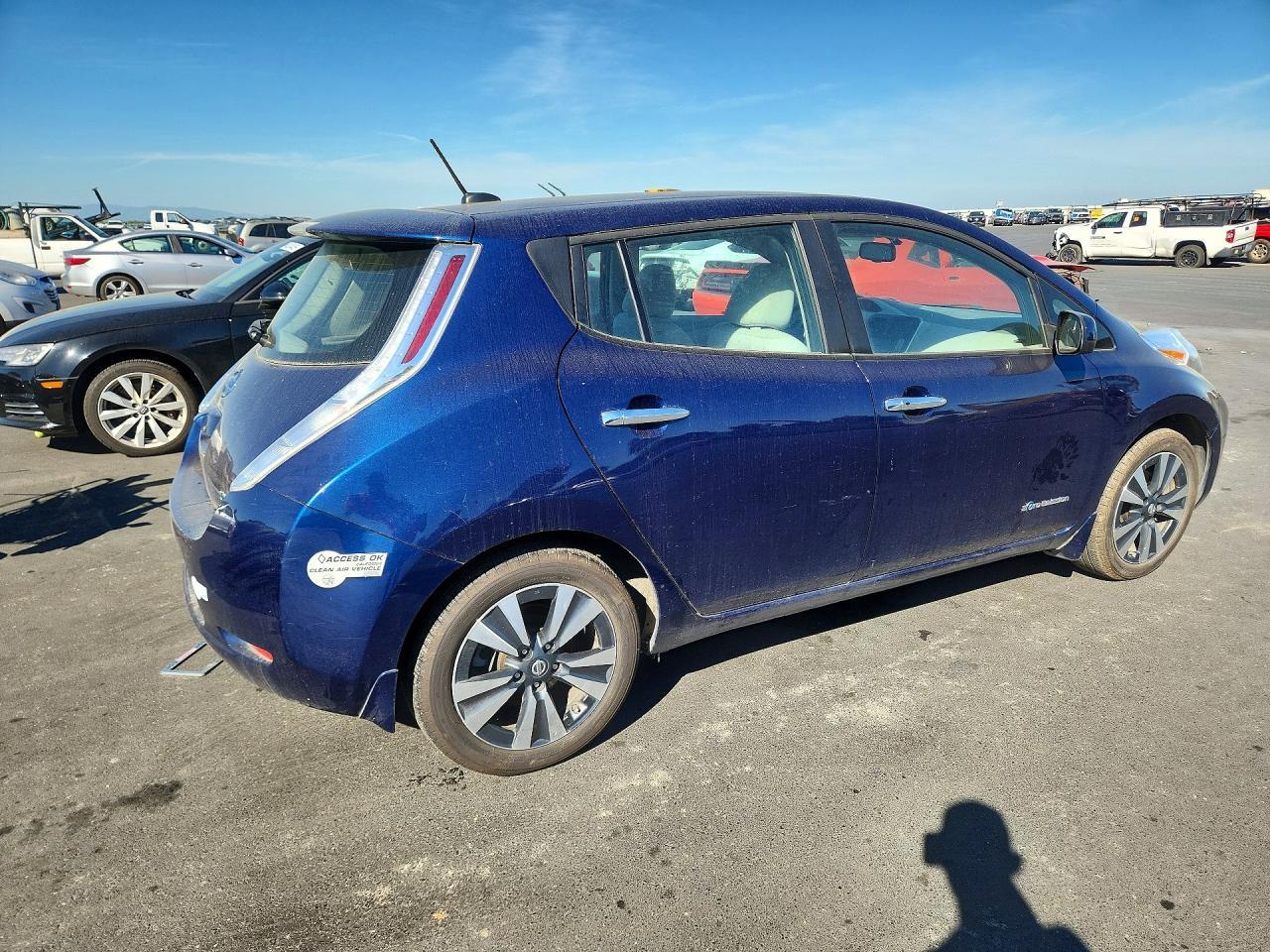 2016 Nissan Leaf S-30