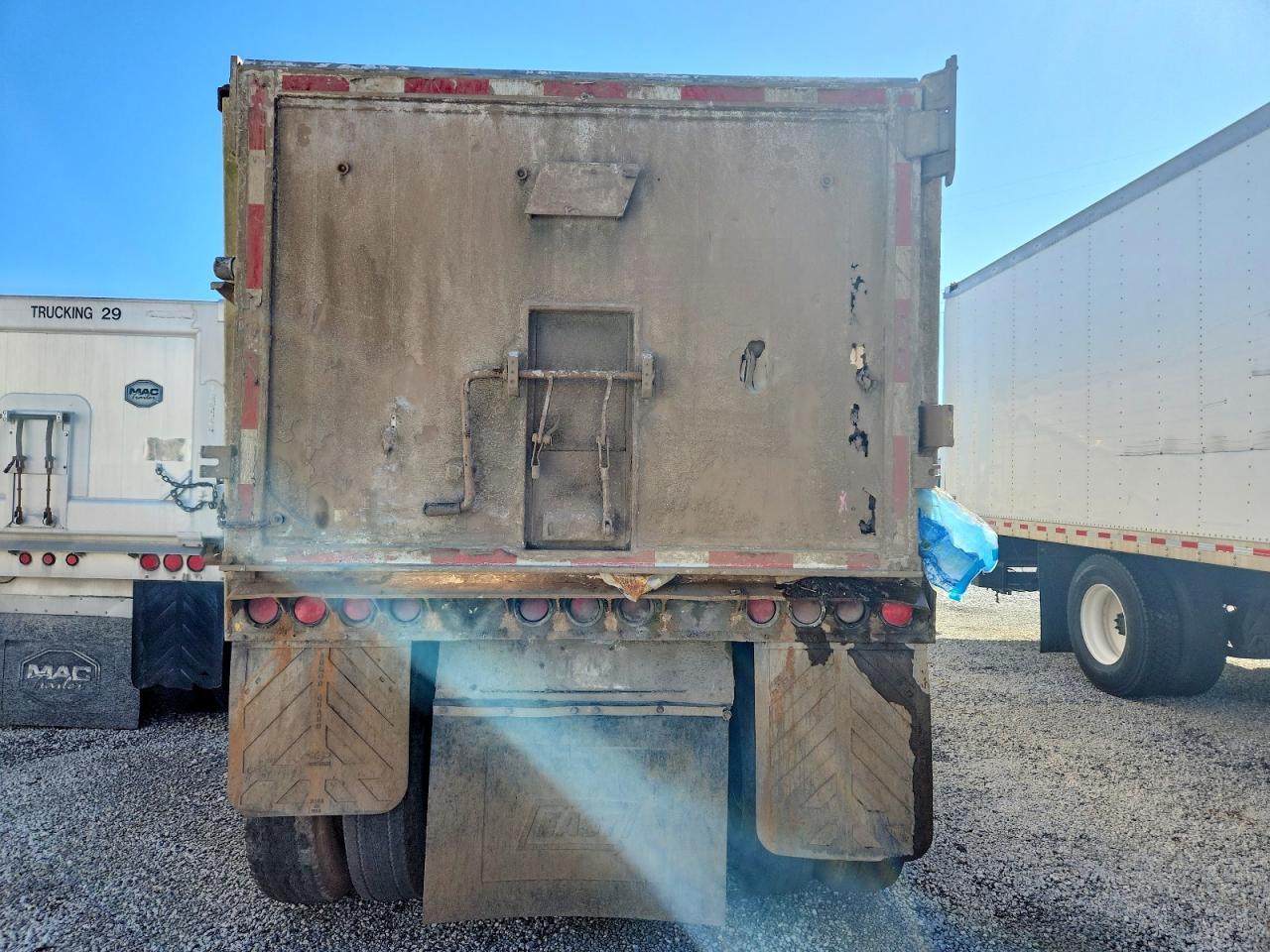 2009 East Manufacturing 2008 East END Dump Trailer