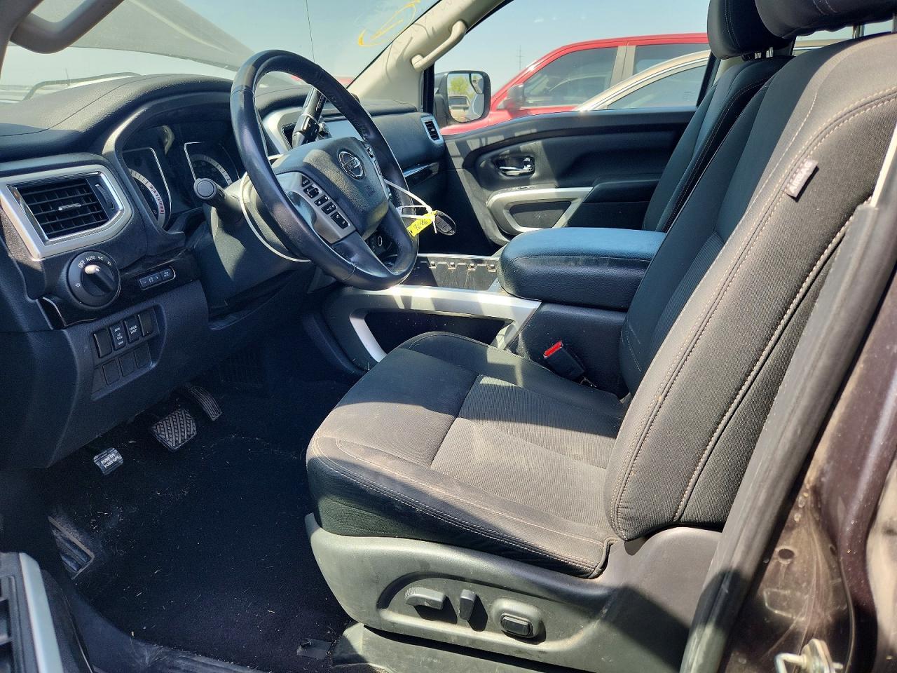 2018 Nissan Titan SV