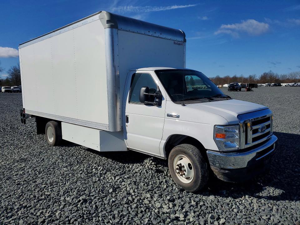 2021 Ford E450 BOX Truck