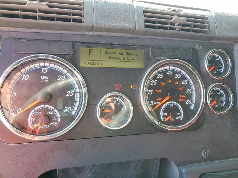 2018 Freigliner 2018 Freightliner Cascadia 125 Semi Truck