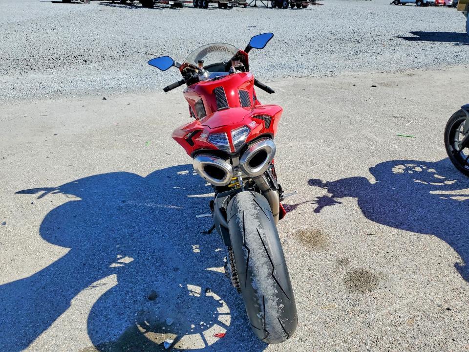 2011 Ducati Superbike 1198