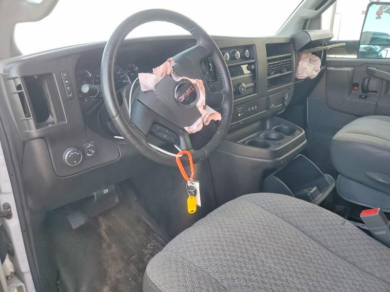 2022 GMC Savana Cutaway G3500