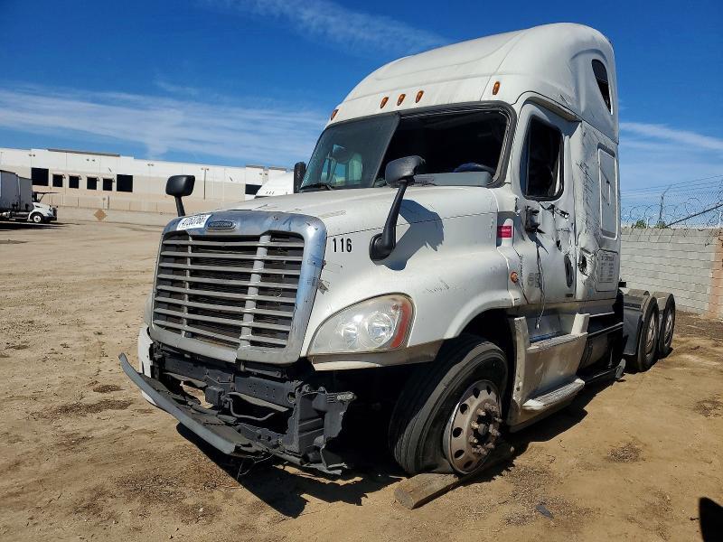 2016 Freightliner Cascadia 125 Semi Truck