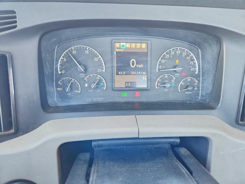 2020 Freigliner 2020 Freightliner Cascadia 126 Semi Truck
