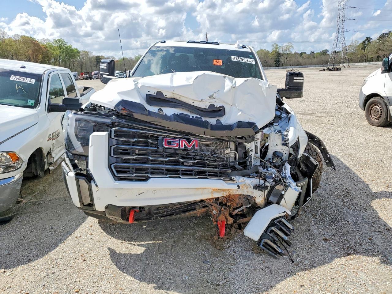 2024 GMC Sierra K2500 AT4