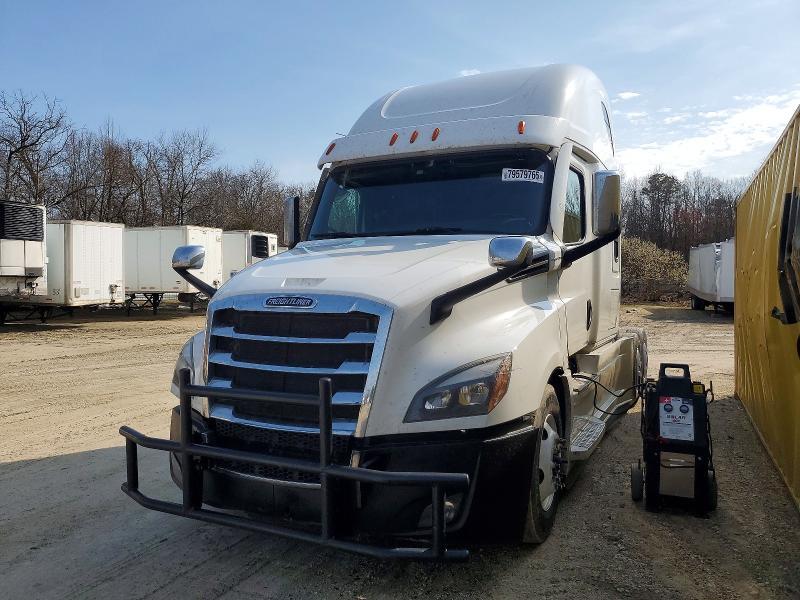 2022 Freigliner 2019 Freightliner Cascadia 126 Semi Truck